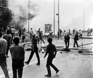 La rivolta di piazza Statuto a Torino, scontri in corso Traiano (luglio 1962) — Torino