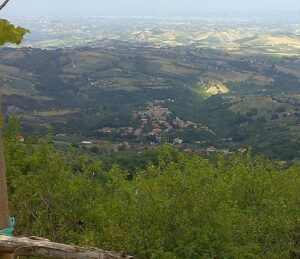 Civitella Casanova vista dalla sorgente sulfurea — Civitella Casanova