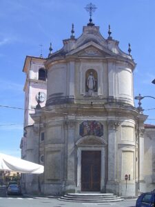 Albiano d'Ivrea, parish church dedicated to St. Martin of Tours