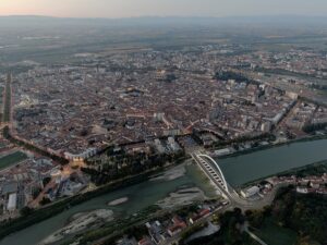 This is an aerial view of downtown Alessandria and some districts. Note the large Cristo district is on the top right.