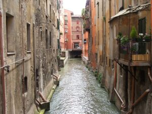 Bologna, via Piella - canale di Reno — Bologna