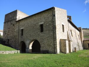 960px-Carpineto_della_Nora_PE_-_Abbazia_di_San_Bartolomeo_12-300x225.jpg