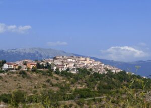 Veduta di Castelvecchio Calvisio, L'Aquila. — Castelvecchio Calvisio