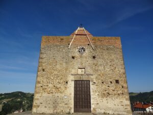 Facciata della Chiesa di S. Maria di Portolungo — Basciano