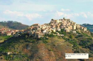 Centro storico visto da sud — Fresagrandinaria