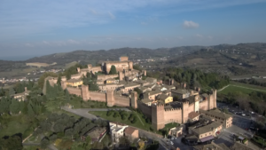 960px-Gradara02-300x169.png