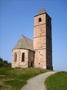 This media shows the cultural heritage monument with the number 15060 in South Tyrol. — Avelengo