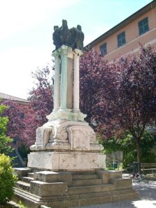 Monumento ai caduti di Isola del Cantone, Liguria, Italia — Isola del Cantone