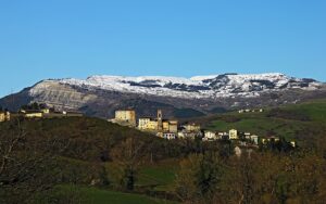Monte Cerignone and Monte Carpegna — Monte Cerignone