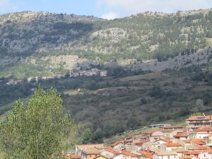 Pagliara dei Marsi vista da Castellafiume — Castellafiume