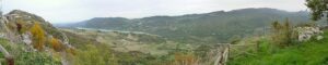 View of the Sangro valley from Montelapiano, in the province of Chieti, Abruzzo — Montelapiano