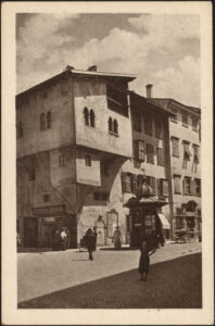Casa Ranzi con il caratteristico erker - attuale Largo Carduzzi - Trento - 1910÷1920