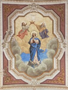 Assunzione e incoronazione della Beata Vergine Maria, dipinto sopra il presbiterio