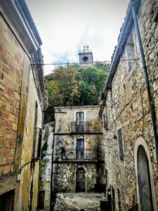 960px-Strada_principale2-225x300.jpg