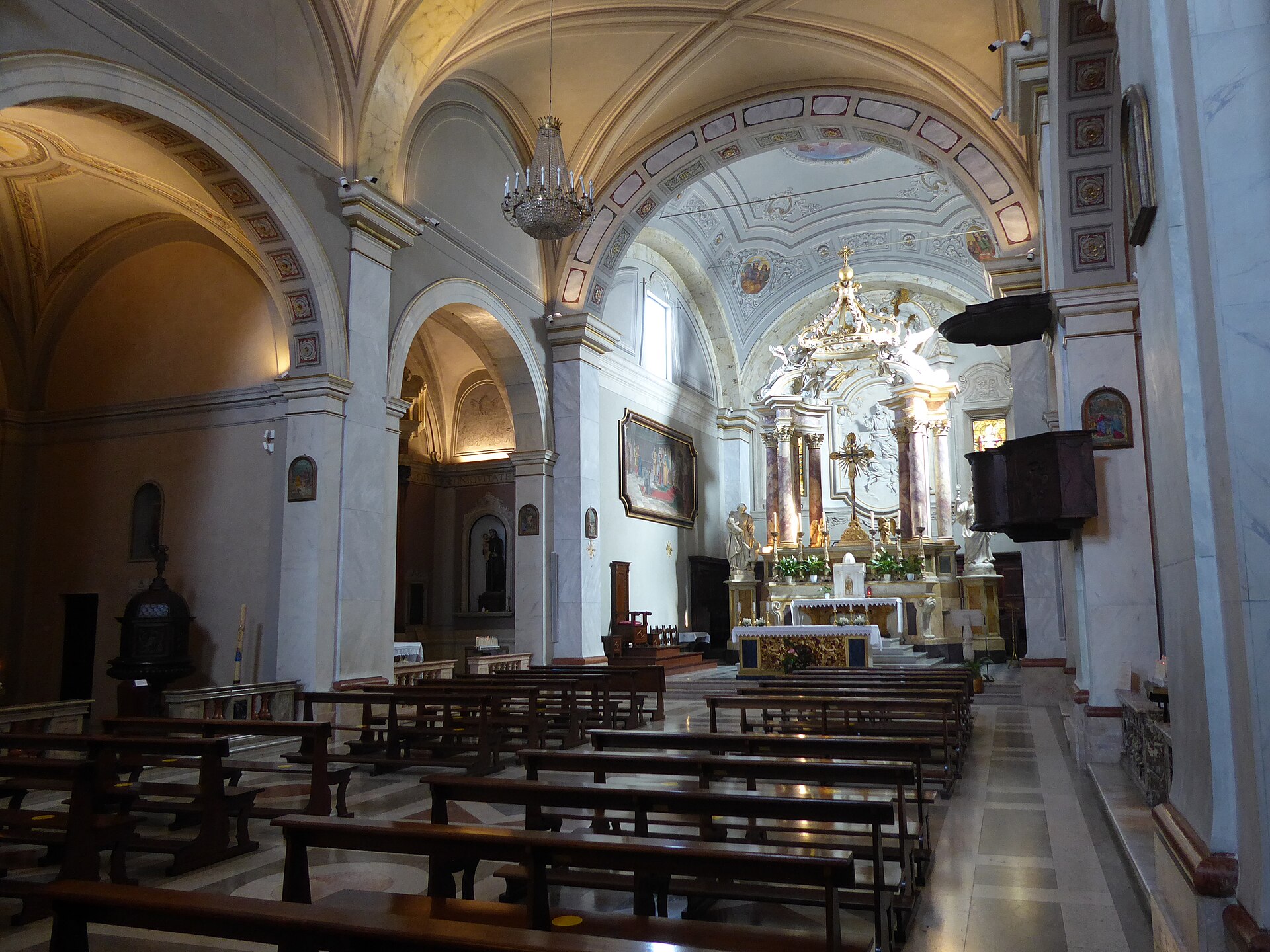 Duomo-di-Pitigliano-Interno.jpg