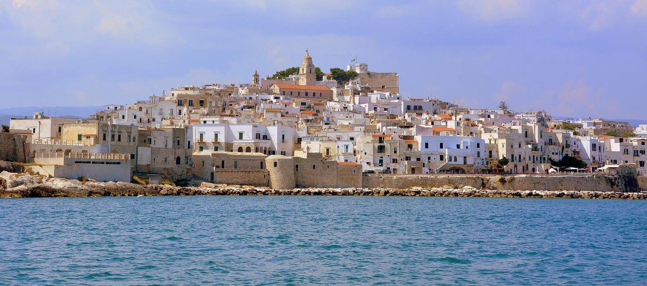 Cosa fare a Vieste: 10 esperienze imperdibili tra spiagge, grotte marine e centro storico